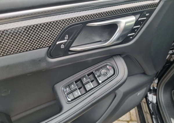 Porsche Macan cena 319000 przebieg: 43300, rok produkcji 2019 z Susz małe 121